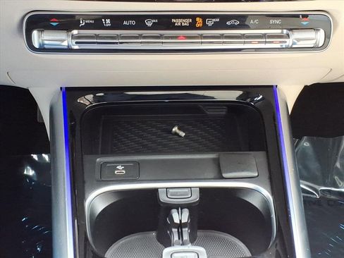 Certified 2025 Mercedes-Benz GLA 250 4MATIC image 18