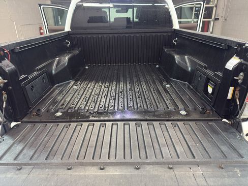 Used 2018 Toyota Tacoma Limited AWD/4WD image 28