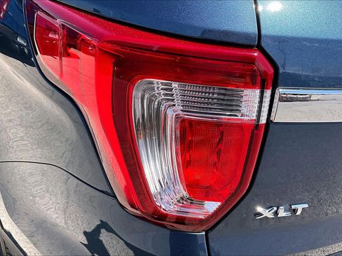 Used 2019 Ford Explorer XLT w/ Equipment Group 201A FWD image 27