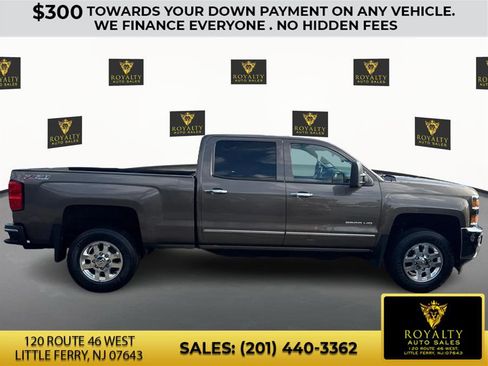 Used 2015 Chevrolet Silverado 2500 LTZ w/ LTZ Plus Package image 4
