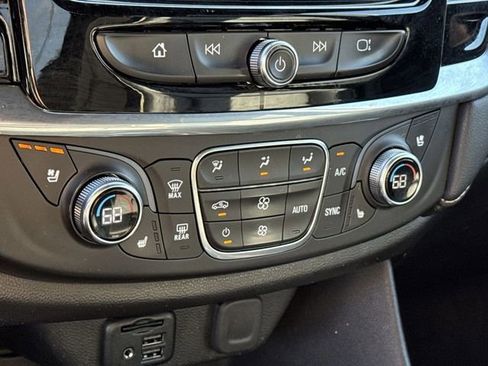 Used 2022 Chevrolet Traverse Premier w/ Redline Edition FWD image 26