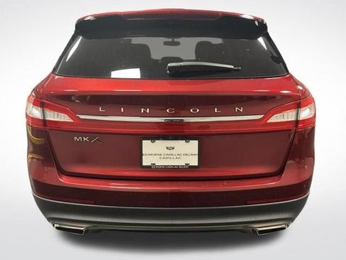 Used 2017 Lincoln MKX Select w/ Select Plus Package FWD image 4