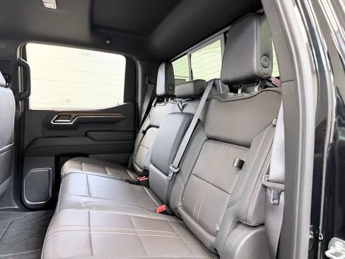 Used 2024 Chevrolet Silverado 1500 High Country w/ High Country Premium Package AWD/4WD image 25