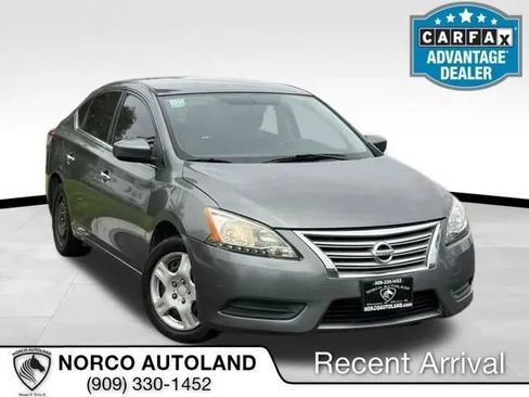 Used 2015 Nissan Sentra SV FWD image 1