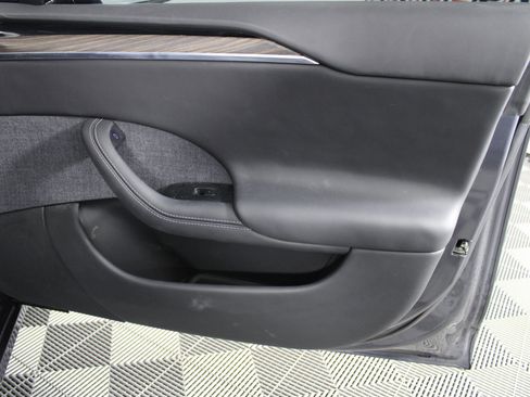 Used 2021 Tesla Model S Plaid image 42