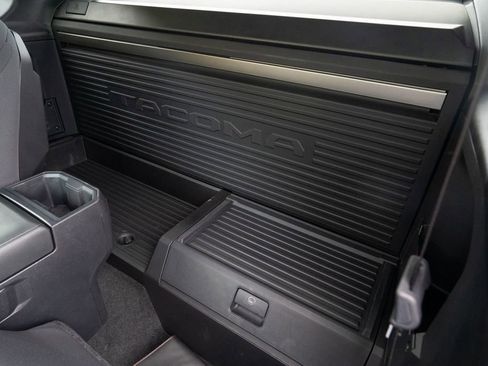 Used 2025 Toyota Tacoma SR image 30