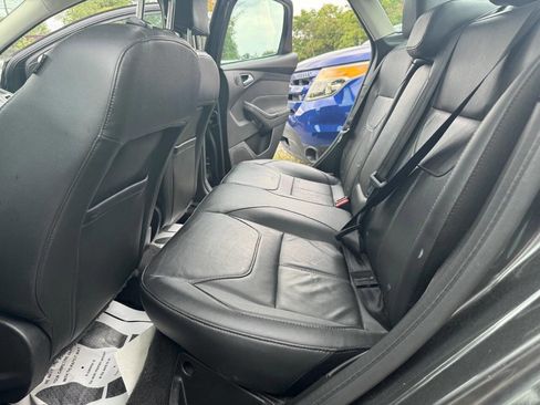 Used 2017 Ford Focus Titanium image 31