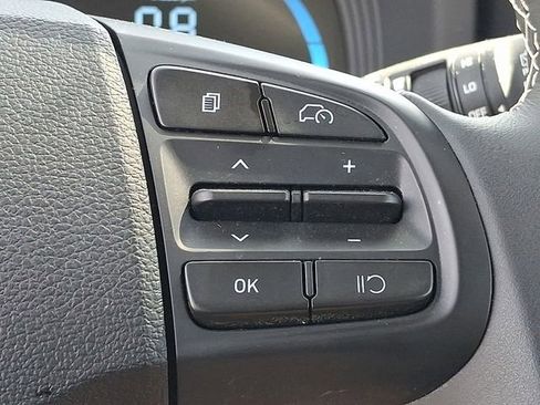 Used 2026 Hyundai Venue SEL FWD image 21