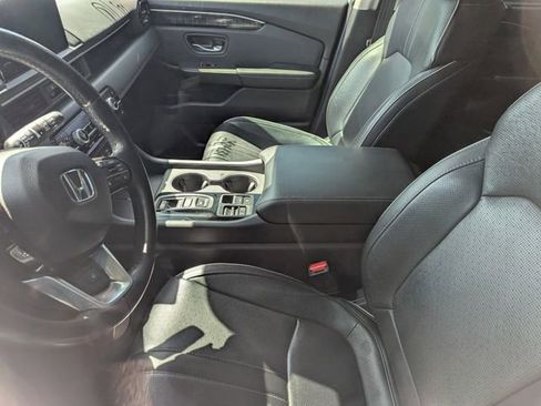 Used 2025 Honda Pilot Elite image 8