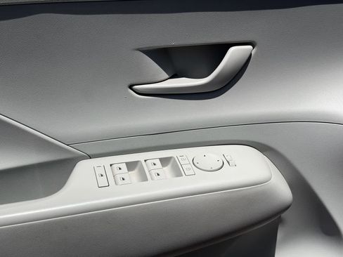 Used 2024 Hyundai Kona SEL AWD/4WD image 7
