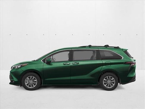 New 2026 Toyota Sienna XLE AWD/4WD image 3