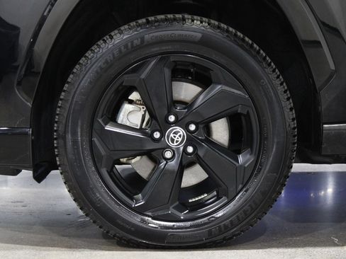 Used 2022 Toyota RAV4 SE w/ Weather & Moonroof Package AWD/4WD image 10