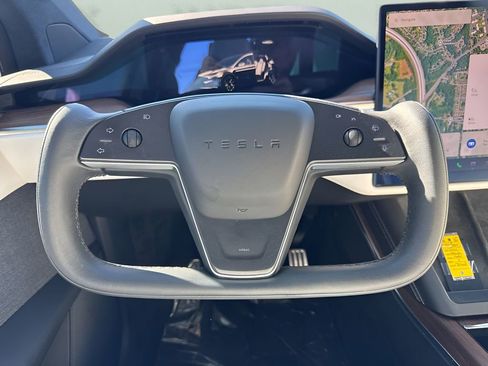 Used 2023 Tesla Model X image 14