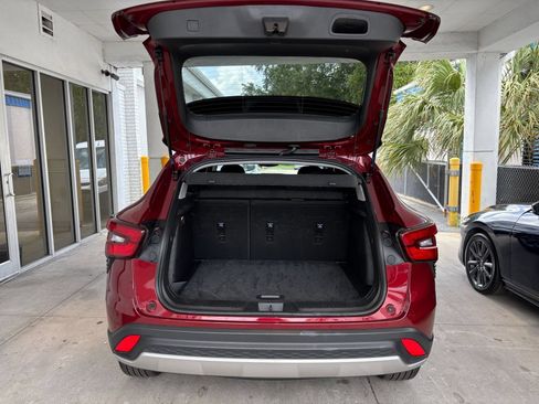 Used 2025 Chevrolet Trax LT w/ LT Convenience Package FWD image 31