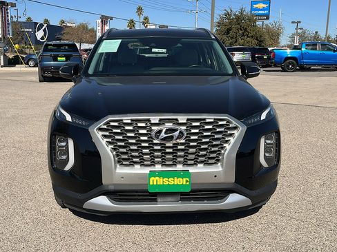 Used 2022 Hyundai Palisade SEL w/ Convenience Package image 2
