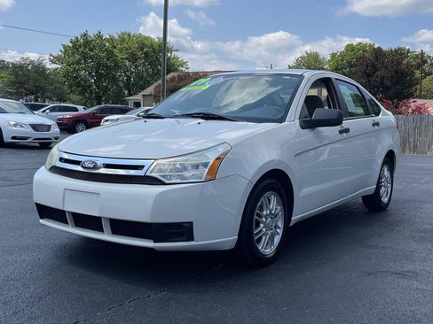 Used 2009 Ford Focus SE FWD image 4