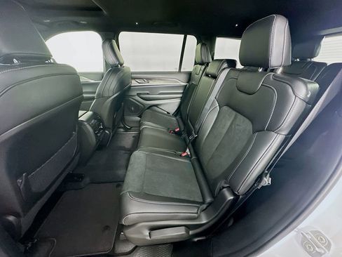 New 2026 Jeep Grand Cherokee L 4WD image 33