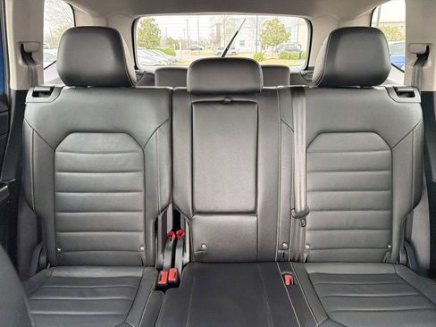 Used 2025 Volkswagen Atlas SEL image 31