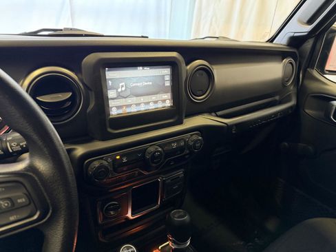 Used 2023 Jeep Wrangler Unlimited Sport image 18