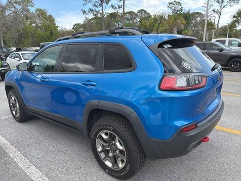 Used 2019 Jeep Cherokee Trailhawk w/ Cold Weather Group image 4