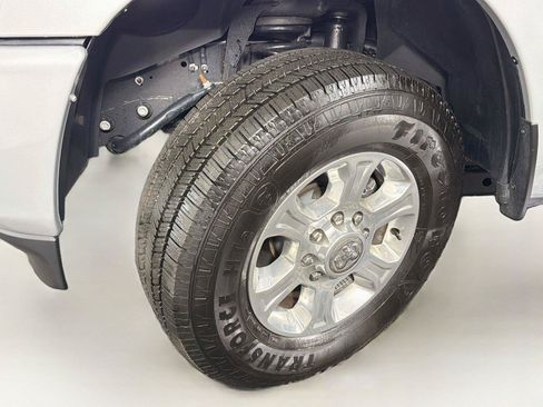 Used 2026 RAM 3500 Big Horn AWD/4WD image 37