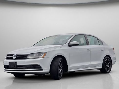 Used 2017 Volkswagen Jetta S w/ Jetta S Cold Weather Package image 16