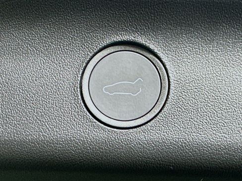 Used 2024 Tesla Model Y Long Range image 28