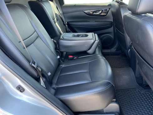 Used 2019 Nissan Rogue SL FWD image 20