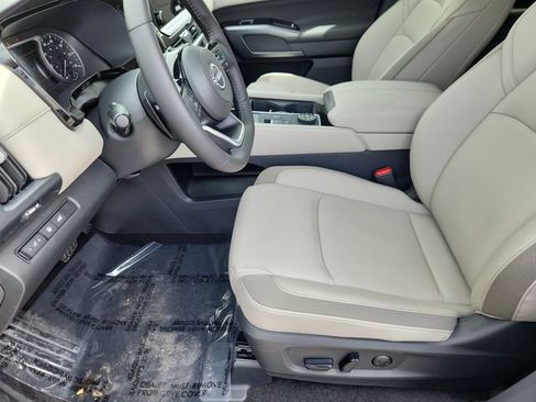 New 2025 Nissan Pathfinder SL w/ Black Appearance Package AWD/4WD image 7