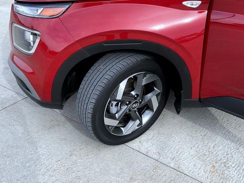 Certified 2023 Hyundai Venue SEL image 24
