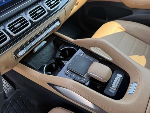 Certified 2025 Mercedes-Benz GLS 580 4MATIC image 22