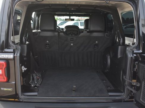 Used 2021 Jeep Wrangler Unlimited Sahara AWD/4WD image 16