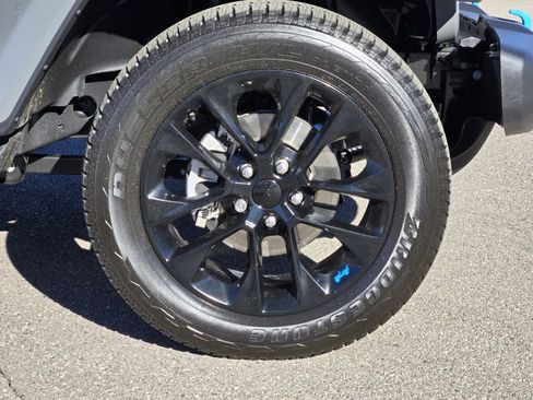 Used 2022 Jeep Wrangler Unlimited Sahara w/ Cold Weather Group image 11