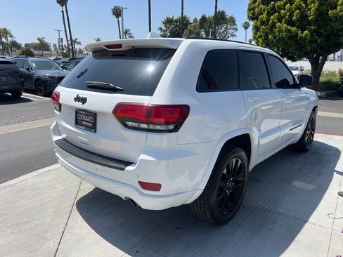 Used 2019 Jeep Grand Cherokee Altitude RWD image 5