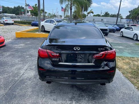 Used 2019 INFINITI Q70 Luxe w/ Sport Package RWD image 6