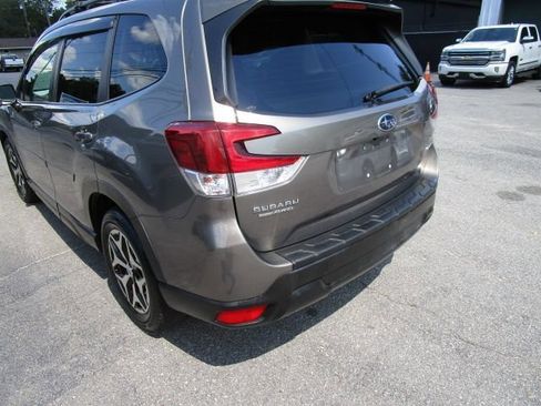 Used 2019 Subaru Forester Premium w/ Popular Package #1 AWD/4WD image 3
