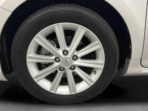 Used 2013 Toyota Camry XLE w/ Leather Pkg FWD image 27