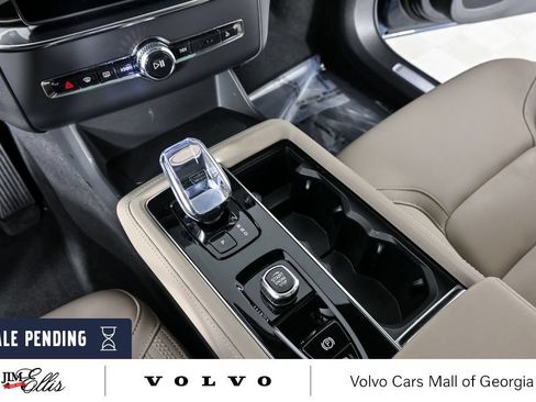 Certified 2025 Volvo XC90 B5 Core w/ Climate Package AWD/4WD image 18