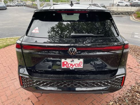 New 2026 Volkswagen Tiguan SE R-Line FWD image 5