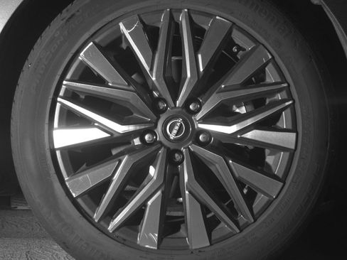 Used 2025 Nissan Altima 2.5 SV image 13