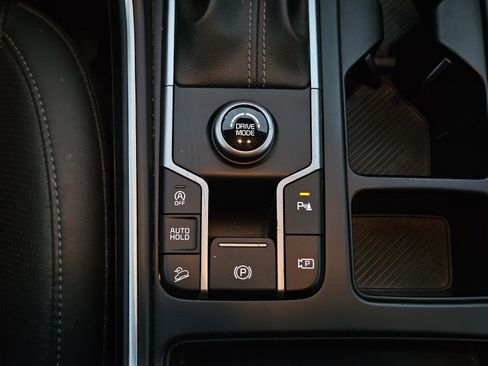 Used 2024 Kia Sorento S image 23