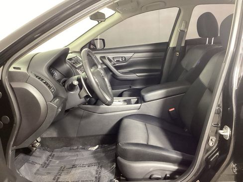 Used 2016 Nissan Altima 2.5 SR w/ LED Appearance Package image 16