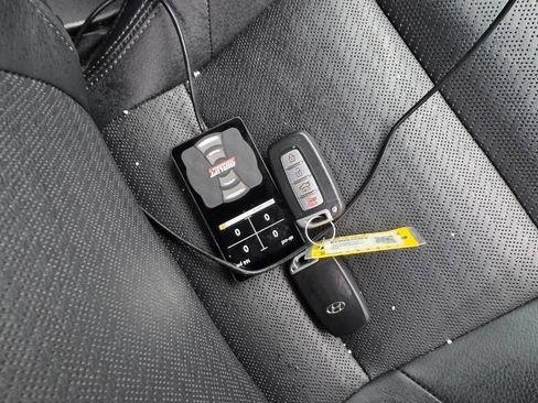 Used 2013 Hyundai Genesis 3.8 image 20