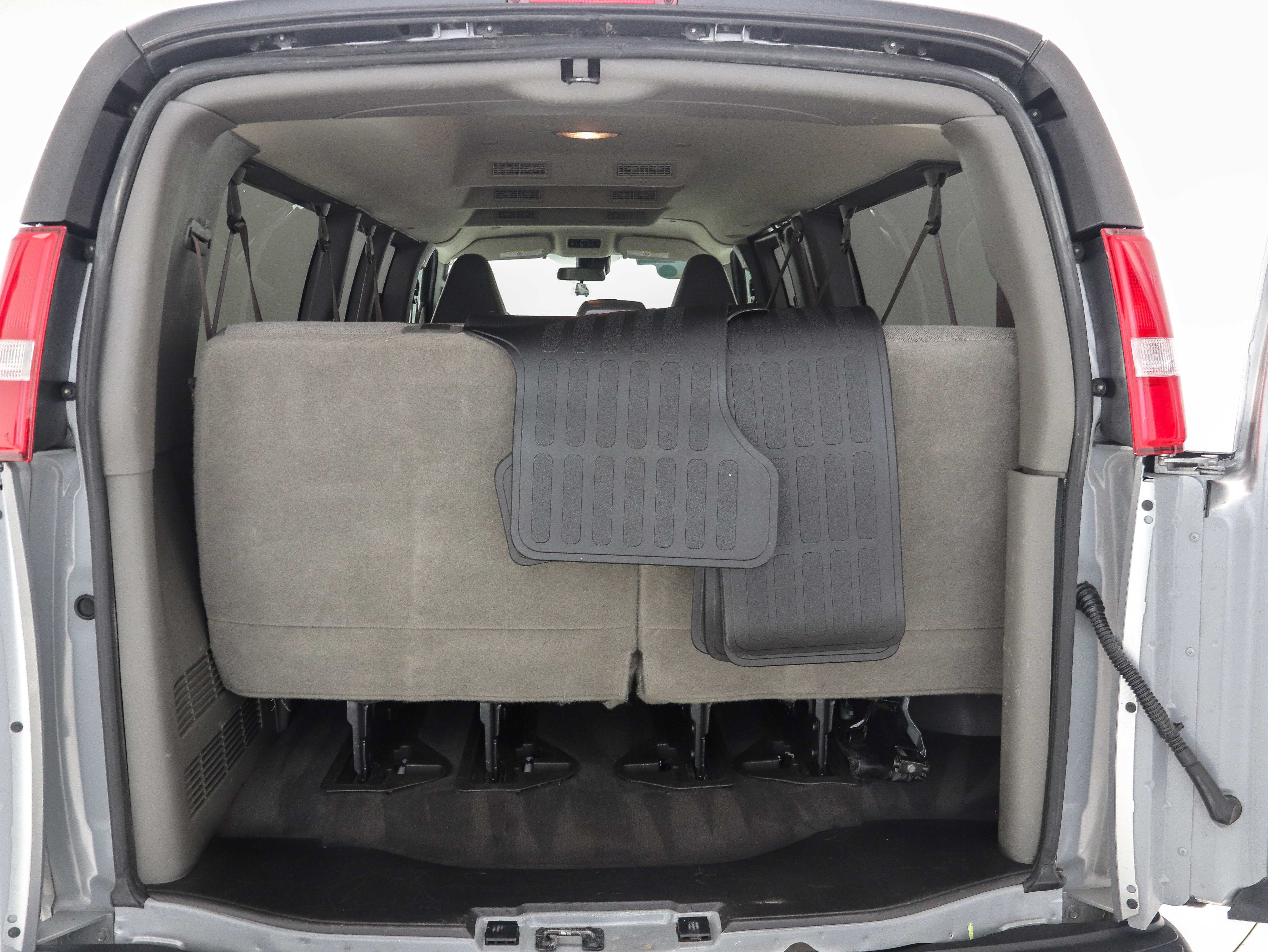 Used 2019 Chevrolet Express 3500 LT w/ LT Preferred Equipment Group RWD image 11