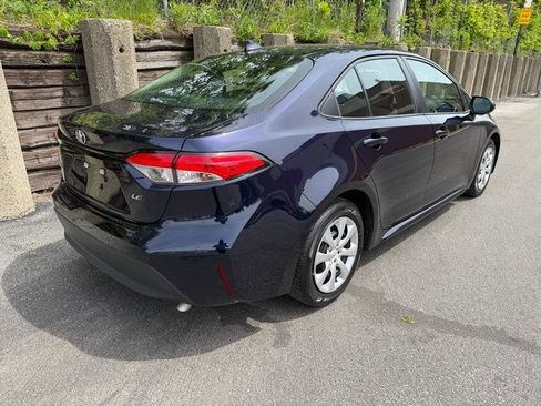 Used 2024 Toyota Corolla LE FWD image 9