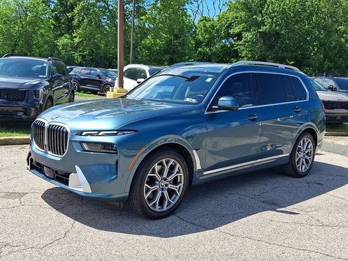 Used 2024 BMW X7 xDrive40i w/ Premium Package AWD/4WD image 3