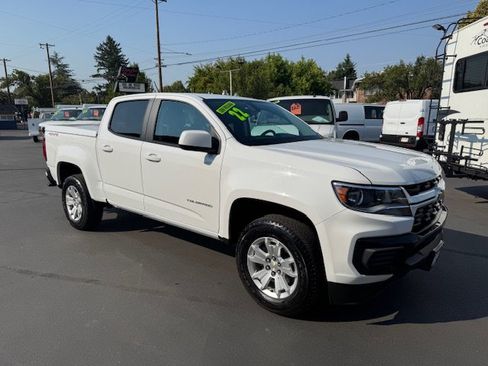 Used 2022 Chevrolet Colorado LT AWD/4WD image 4