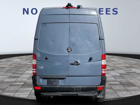 Used 2018 Mercedes-Benz Sprinter 2500 image 5