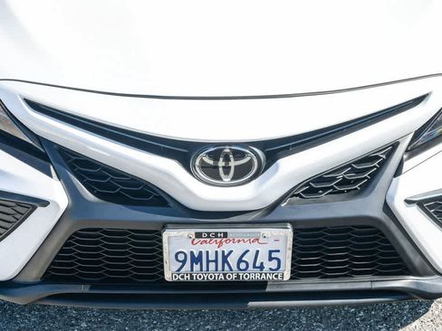 Used 2024 Toyota Camry SE image 5