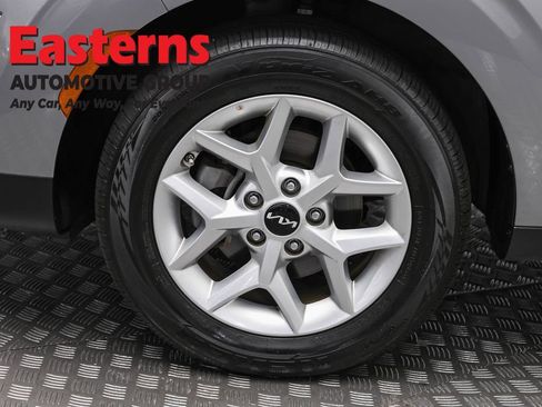 Used 2025 Kia Soul LX w/ LX Technology Package FWD image 31